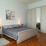 Daire Family House Kamelija