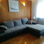 Family House Kamelija Daire