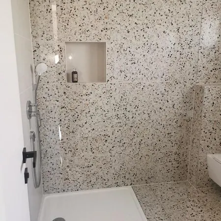 Apartment Family House Kamelija