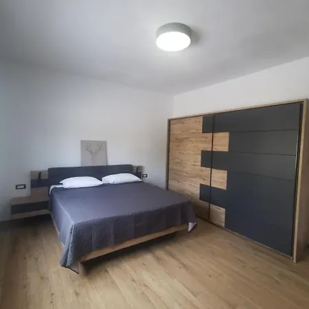Daire Family House Kamelija Fažana