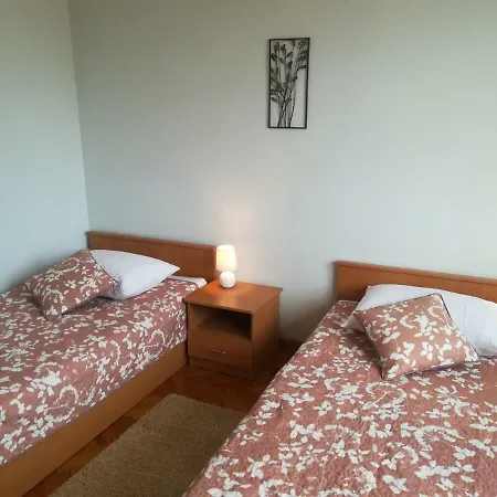 Family House Kamelija Fazana
