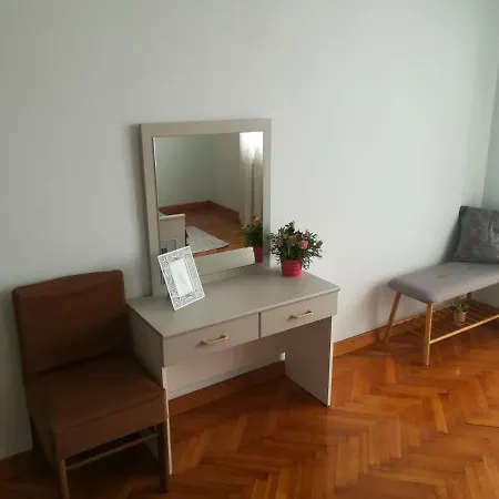 Family House Kamelija Apartman