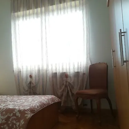 Family House Kamelija *